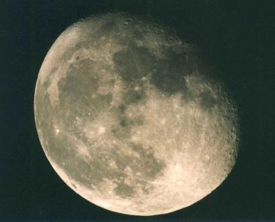 月の拡大撮影写真